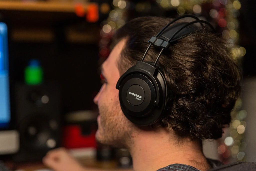 Samson SR880 Closed-Back Studio Headphones