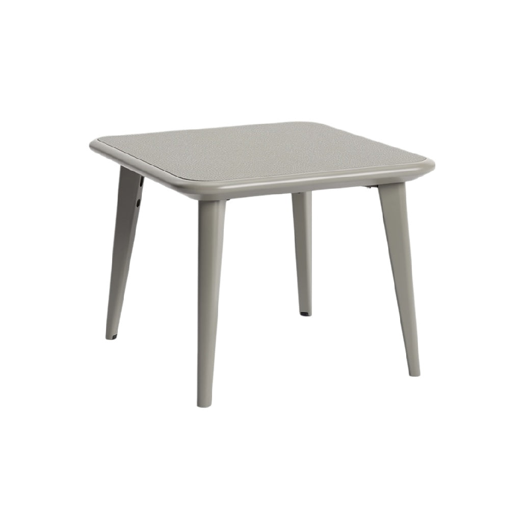 Moderne vierkante salontafel van metaal in lichtgrijs.