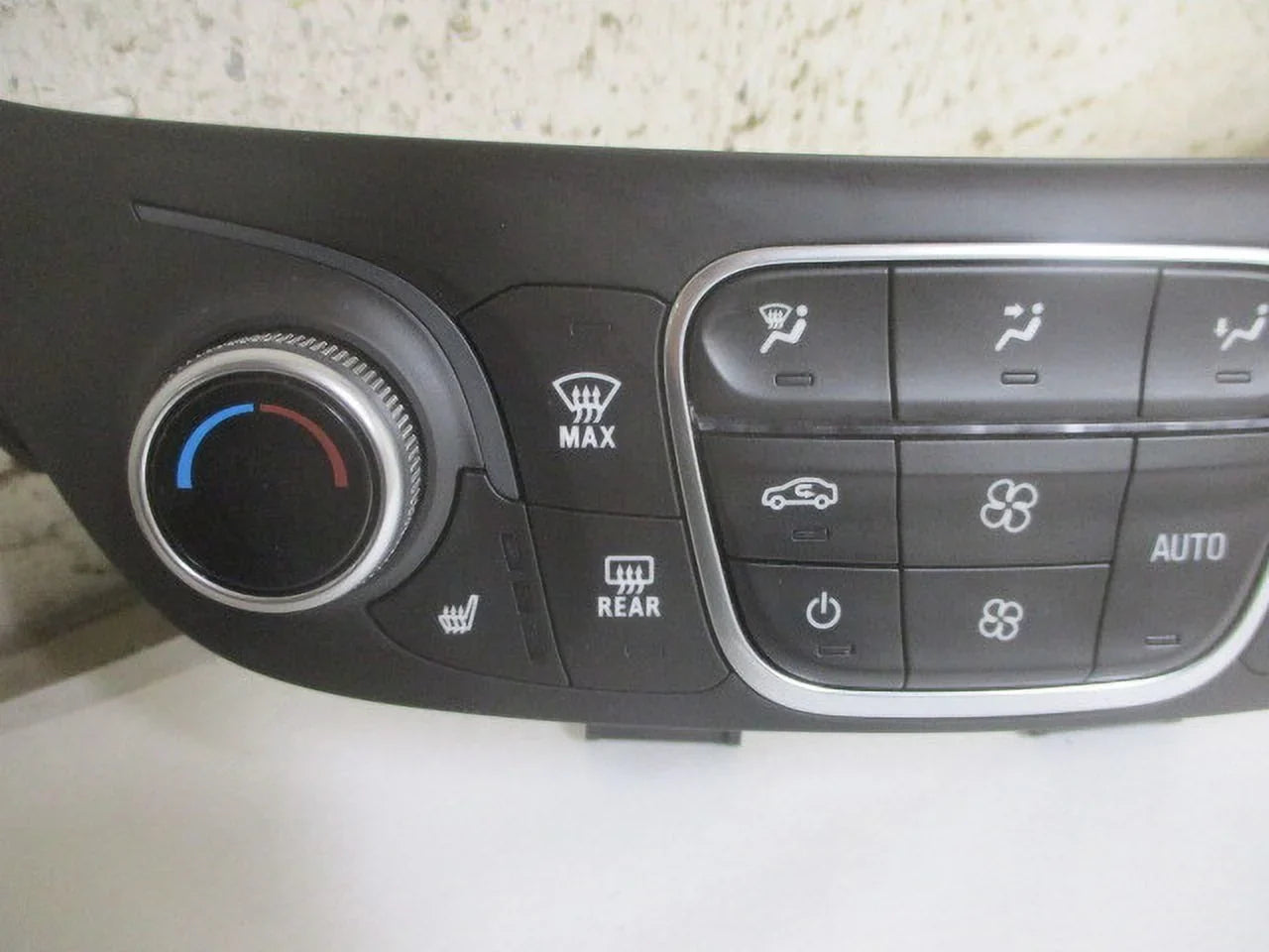 Pre-Owned 20 21 22 Chevrolet Equinox Automatic Climate AC Heater Temperature Control OEM (Good)