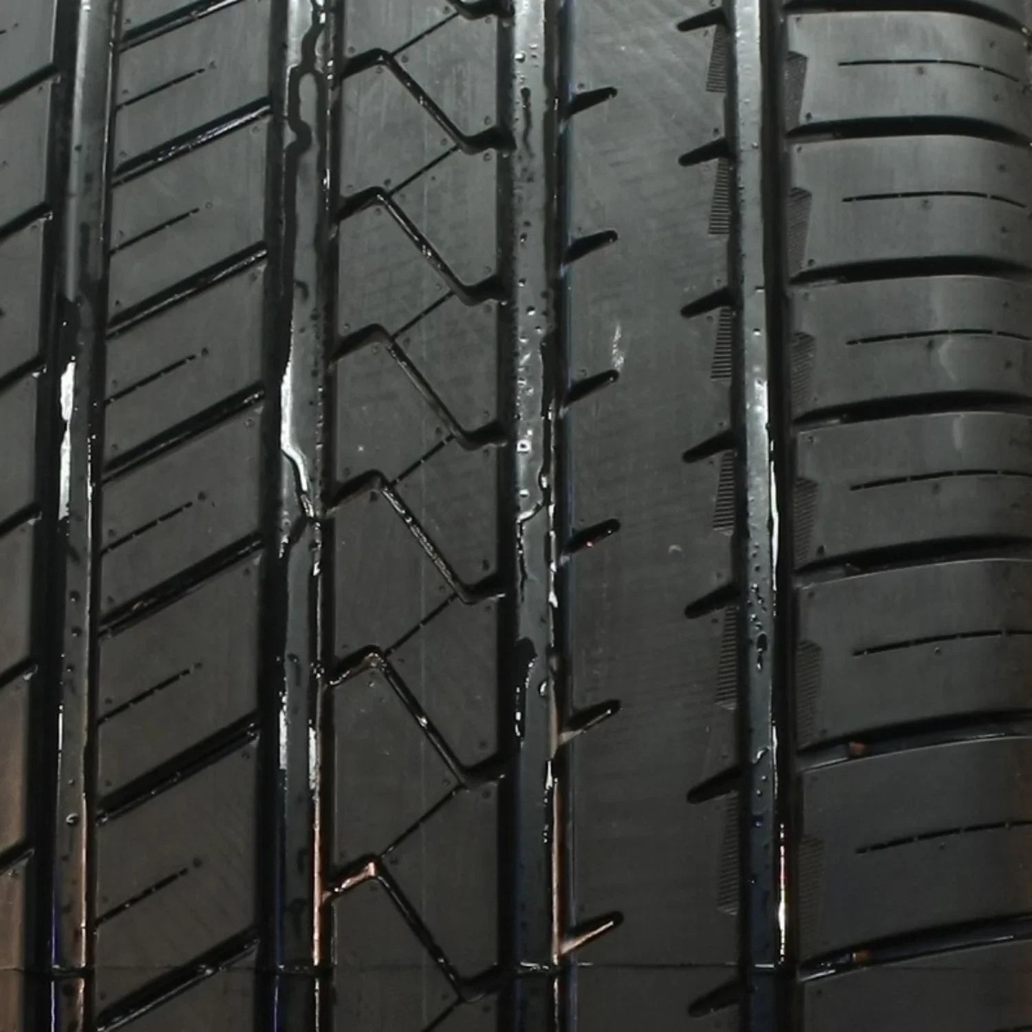 Lionhart LH-Five All Season 255/55R19 111V XL Passenger Tire