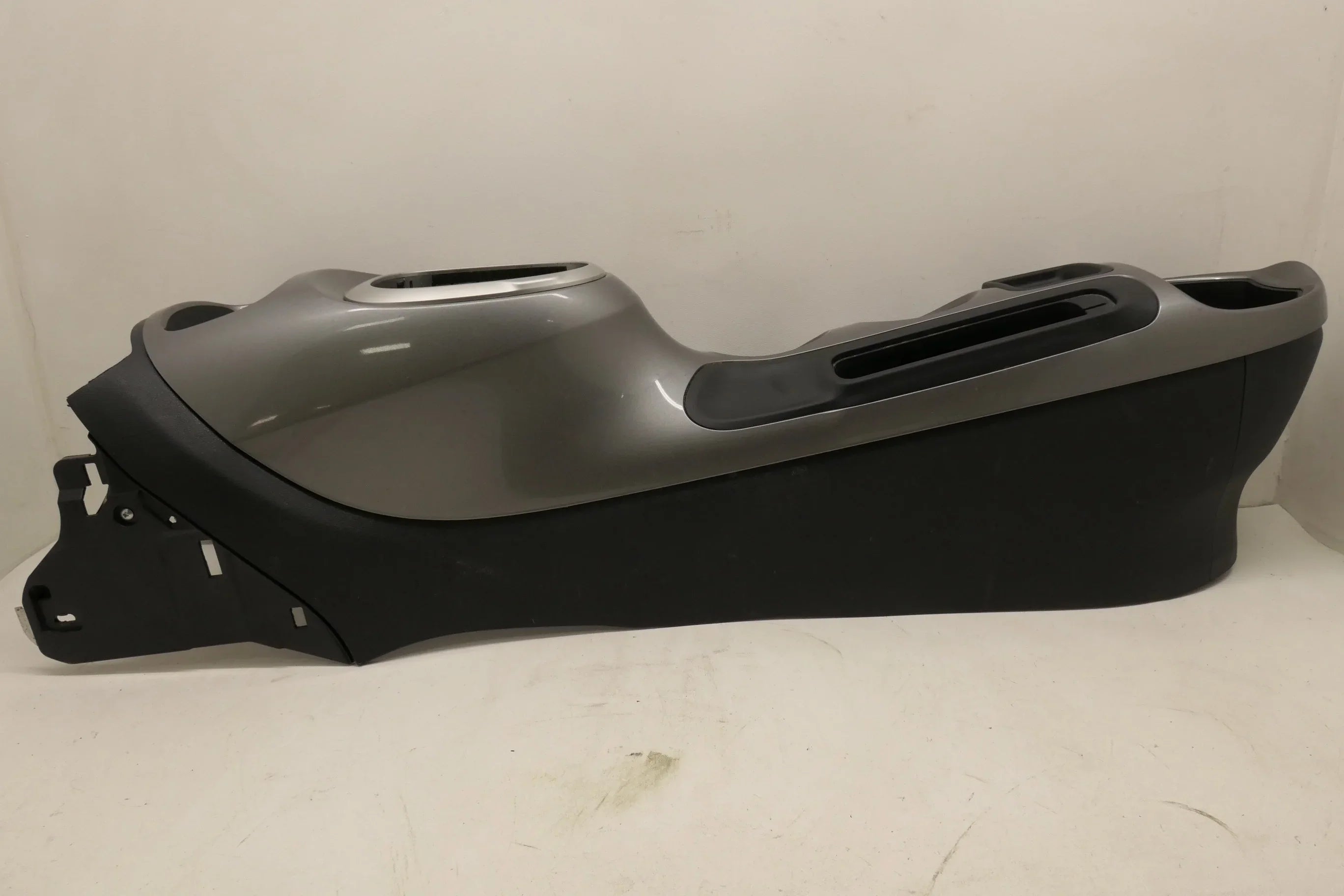 Pre-Owned 2011 12 13 14 15 16 17 Nisan Juke Center Console OEM (Good)