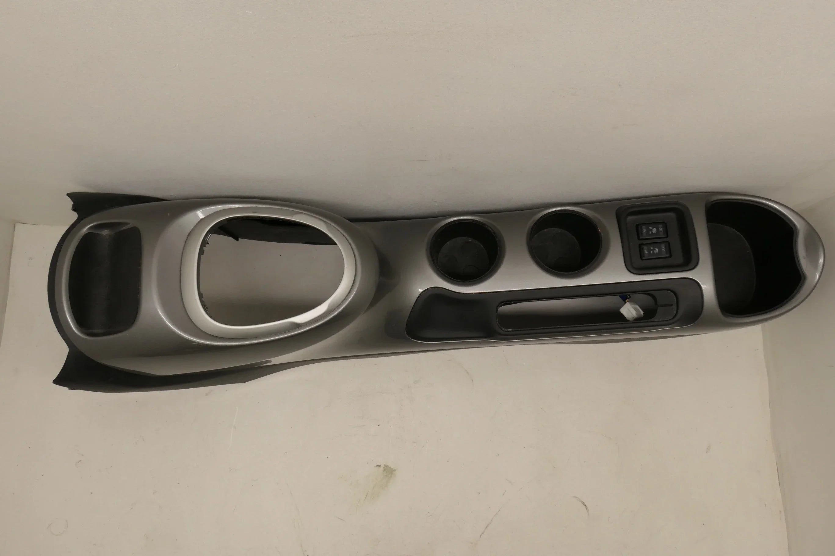Pre-Owned 2011 12 13 14 15 16 17 Nisan Juke Center Console OEM (Good)