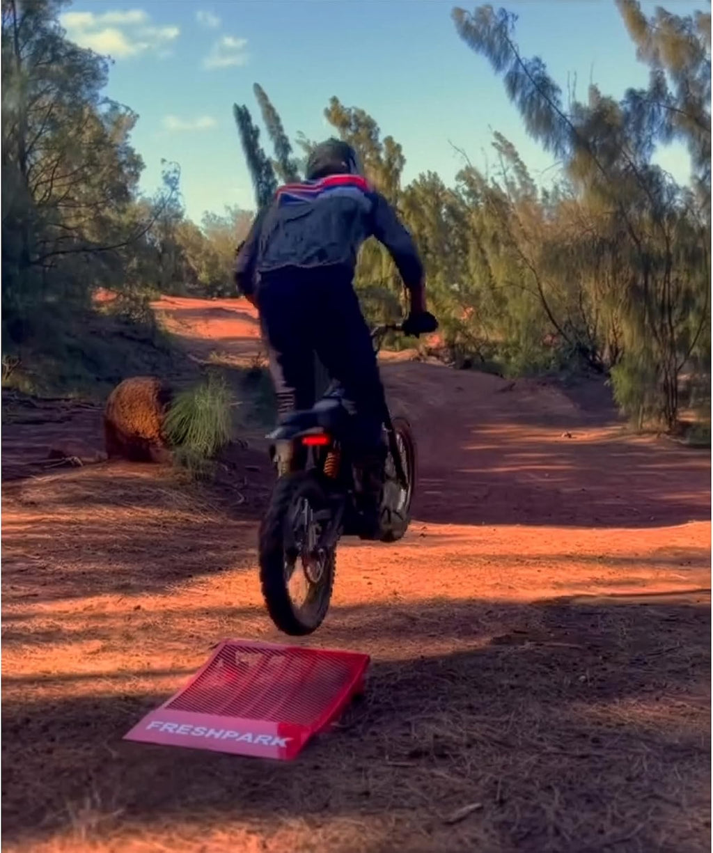 Freshpark Jump Ramp â Portable Bike Launch Ramp for BMX, MTB, RC Cars, StaCyc & Strider â Steel Kicker Ramp â 300 lb Capacity â 27" x 23.5" x 7.5"