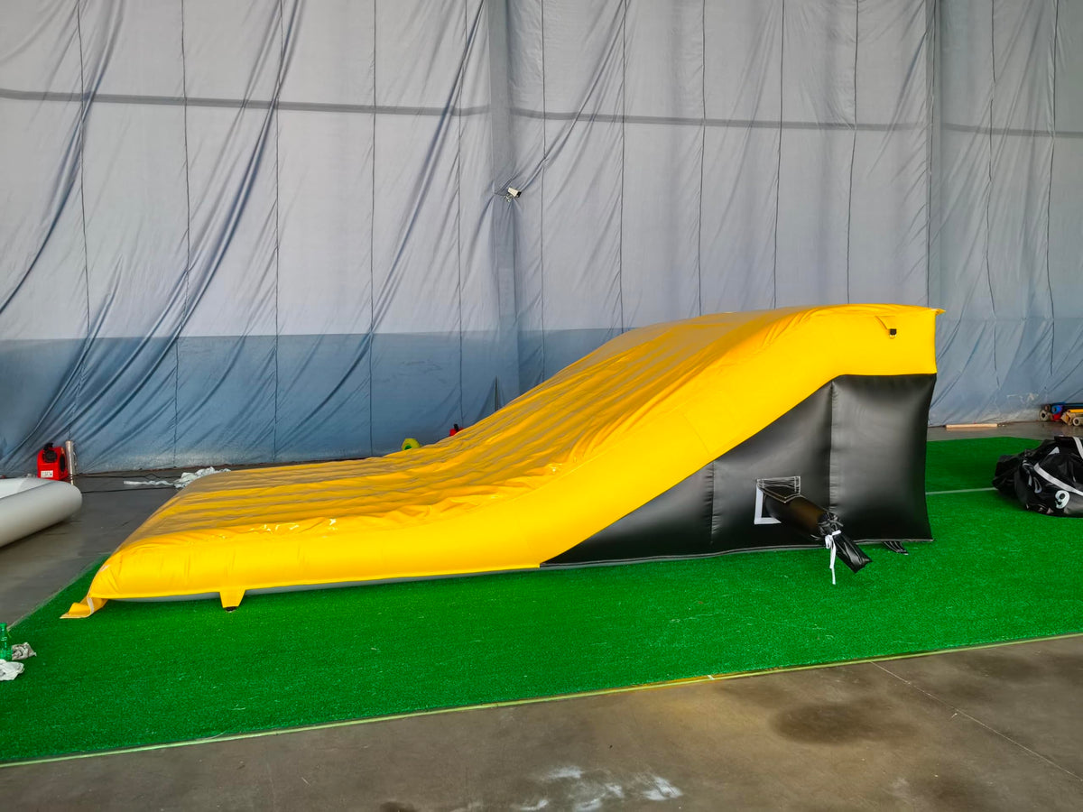 Commercial Inflatable Airbag Lander - PVC BMX Jump Ramp Inflatable Airbag Landing for MTB, BMX, Action Sports, Indoor/Outdoor Use, 20x13x6ft