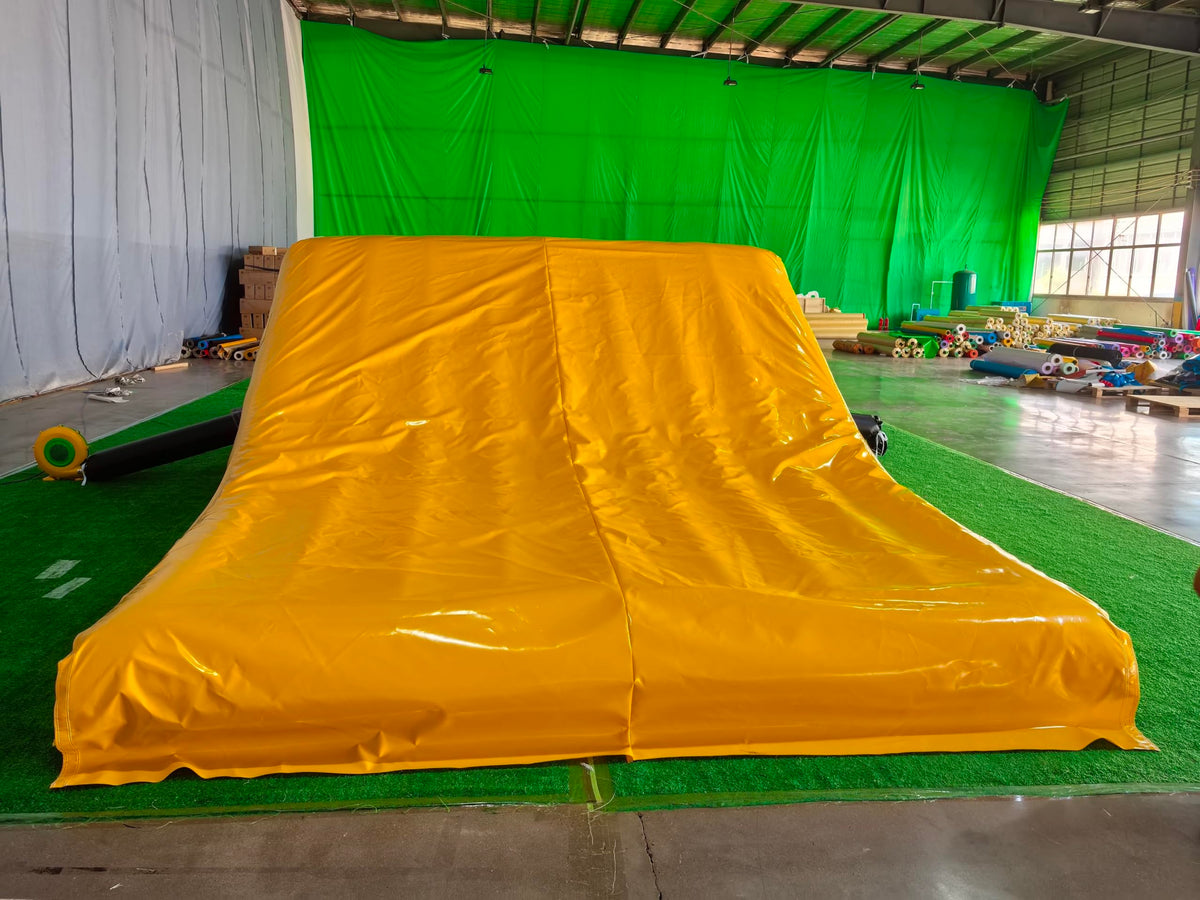 Commercial Inflatable Airbag Lander - PVC BMX Jump Ramp Inflatable Airbag Landing for MTB, BMX, Action Sports, Indoor/Outdoor Use, 20x13x6ft