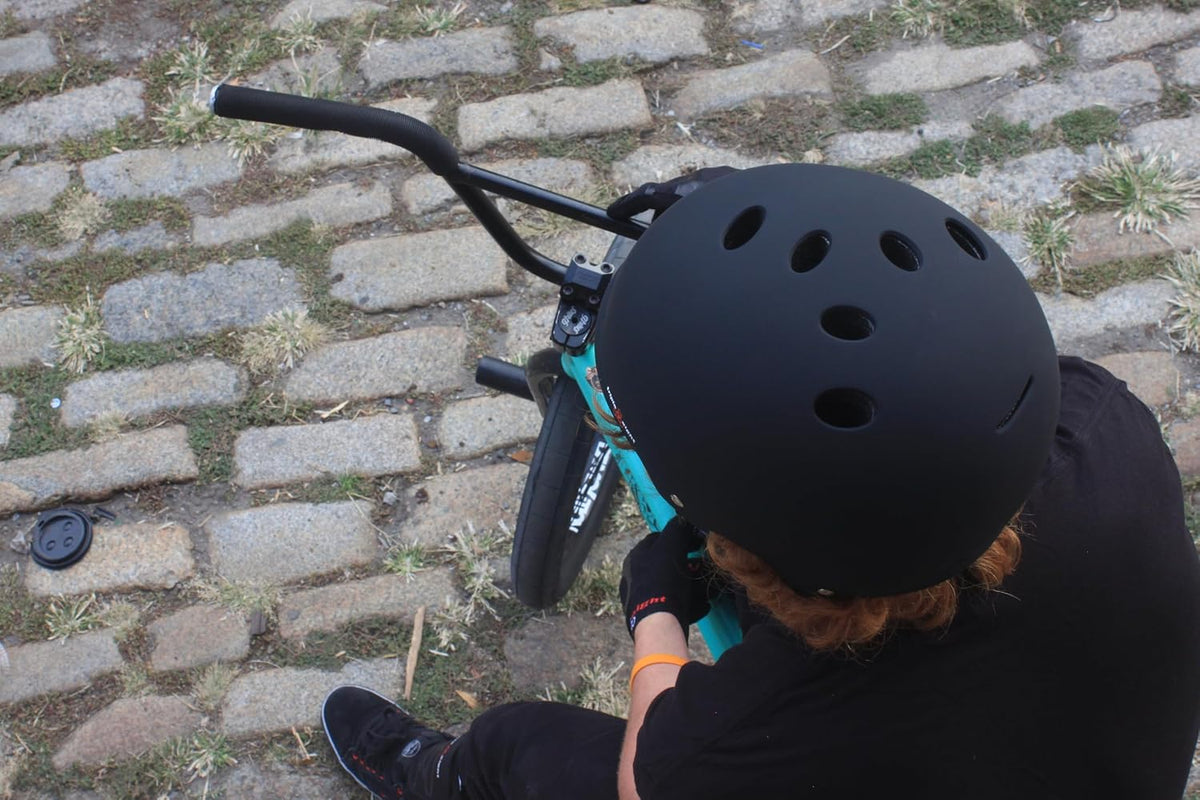 Triple Eight Gotham MIPS Helmet - Ideal for Biking, Skateboarding, in-Line Skating/Rollerblading and Roller Derby