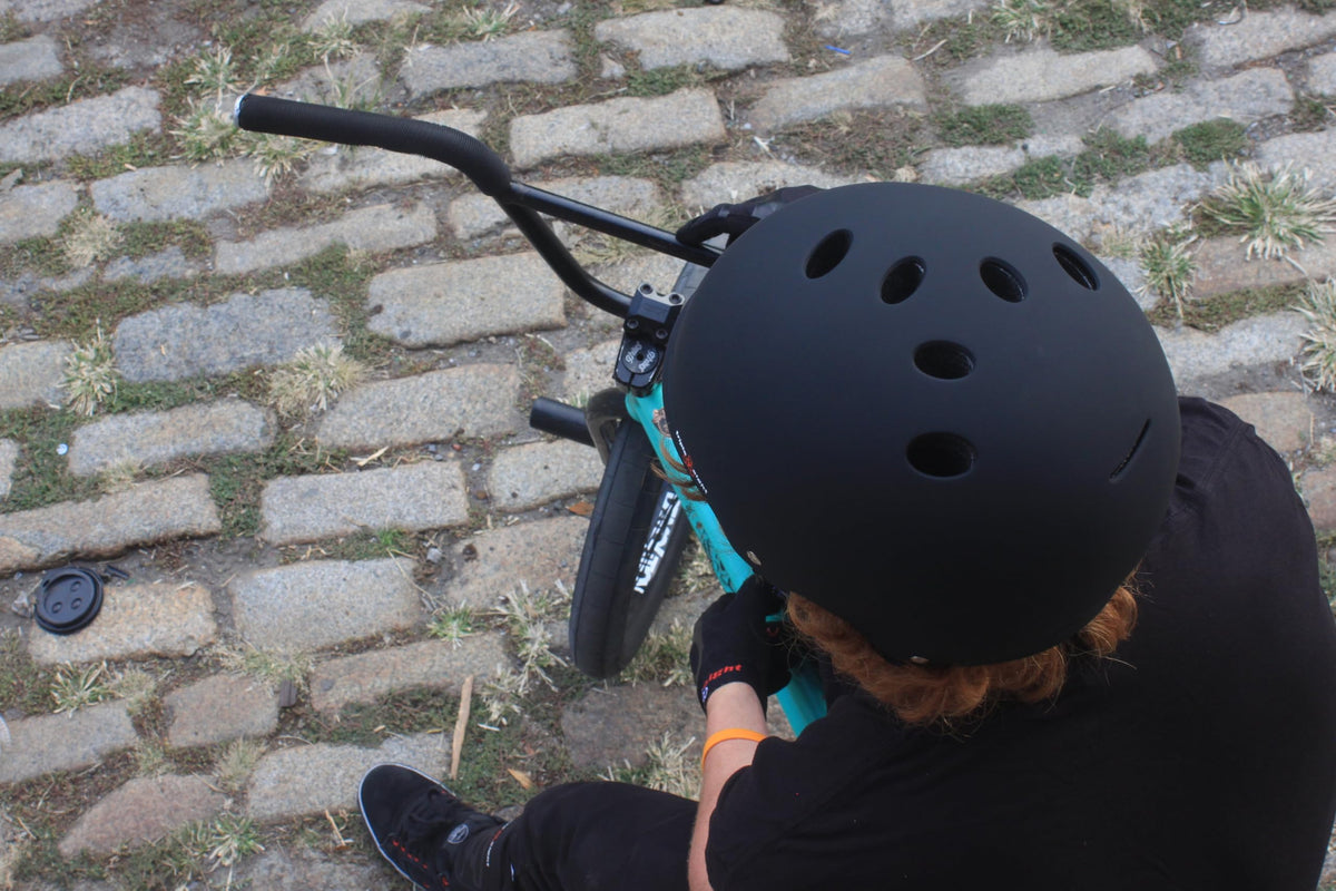 Triple Eight Gotham MIPS Helmet - Ideal for Biking, Skateboarding, in-Line Skating/Rollerblading and Roller Derby