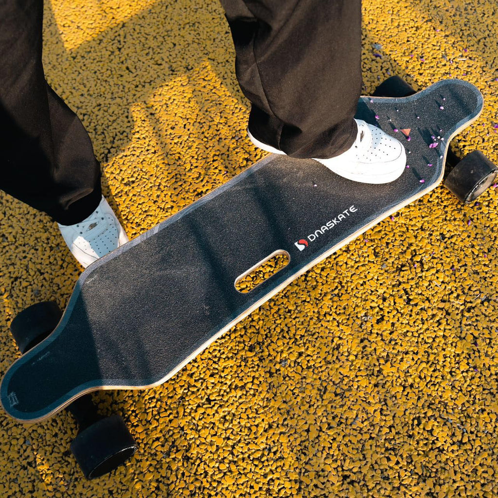 V4/V20 Electric Skateboard with Remote, 28 Mph Top Speed,22 Miles Range,1200W Hub-Motor, Longboard Skateboard for Adults ï¼Teens