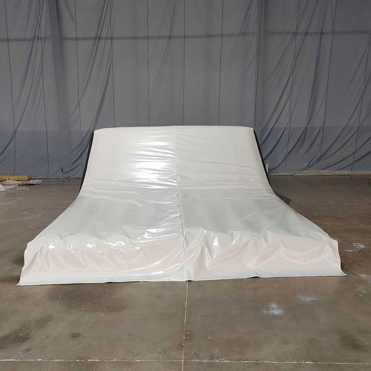 Commercial Inflatable Airbag Lander - PVC BMX Jump Ramp Inflatable Airbag Landing for MTB, BMX, Action Sports, Indoor/Outdoor Use, 20x13x6ft