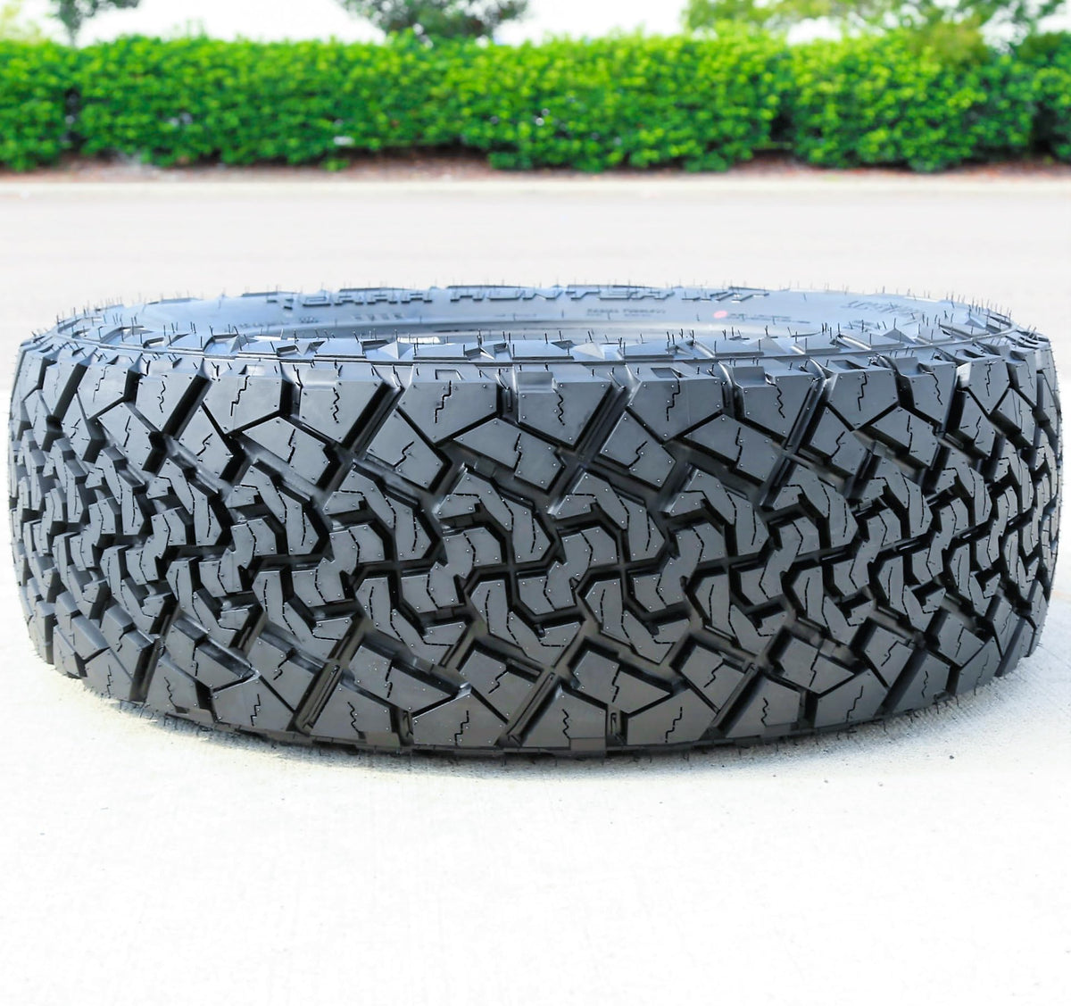 Venom Power Terra Hunter X/T 265/65R17 112T SL 17 inch Tire
