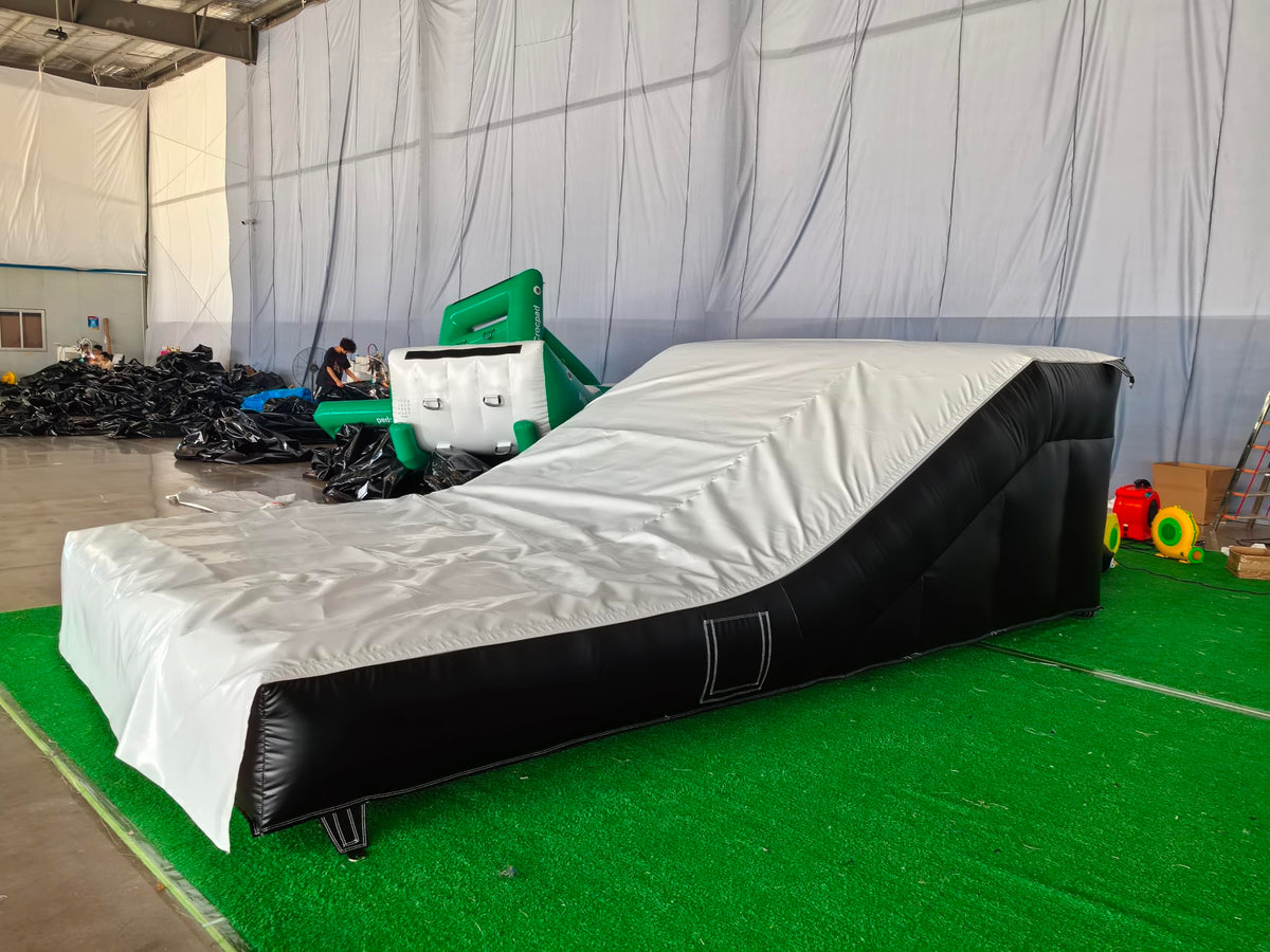 Commercial Inflatable Airbag Lander - PVC BMX Jump Ramp Inflatable Airbag Landing for MTB, BMX, Action Sports, Indoor/Outdoor Use, 20x13x6ft