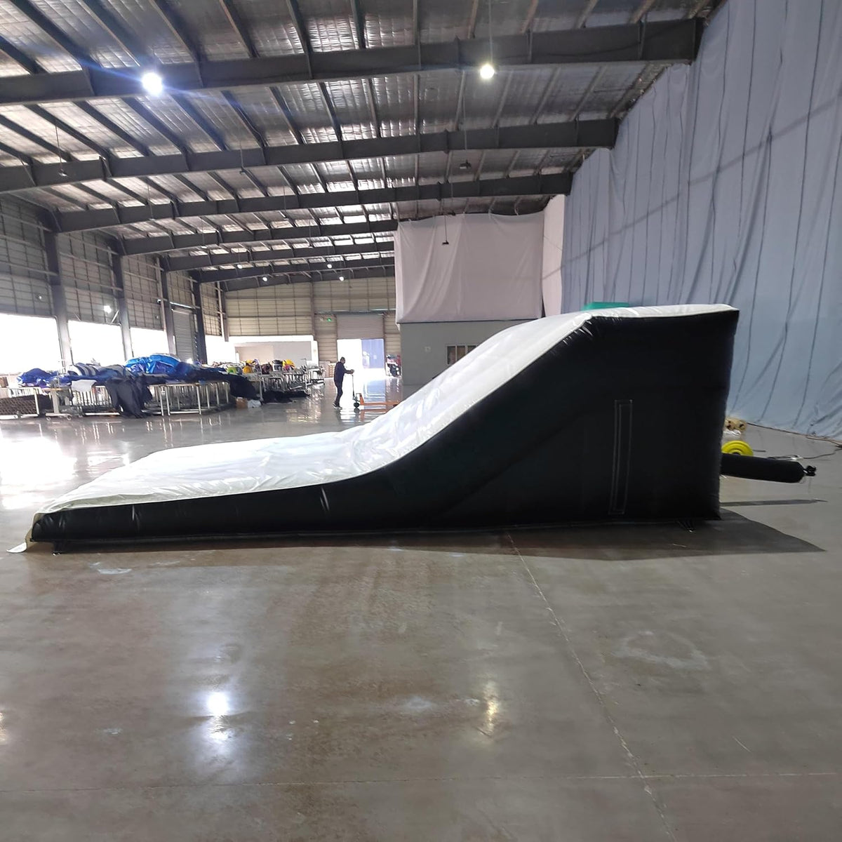 Commercial Inflatable Airbag Lander - PVC BMX Jump Ramp Inflatable Airbag Landing for MTB, BMX, Action Sports, Indoor/Outdoor Use, 20x13x6ft