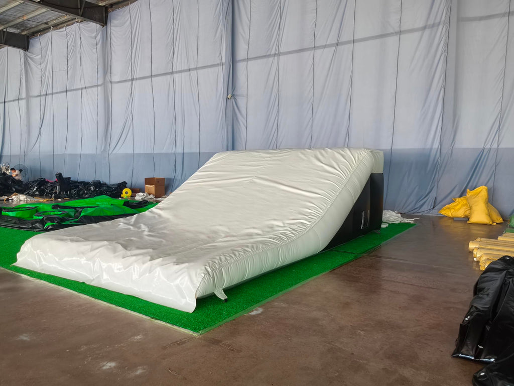 Commercial Inflatable Airbag Lander - PVC BMX Jump Ramp Inflatable Airbag Landing for MTB, BMX, Action Sports, Indoor/Outdoor Use, 20x13x6ft