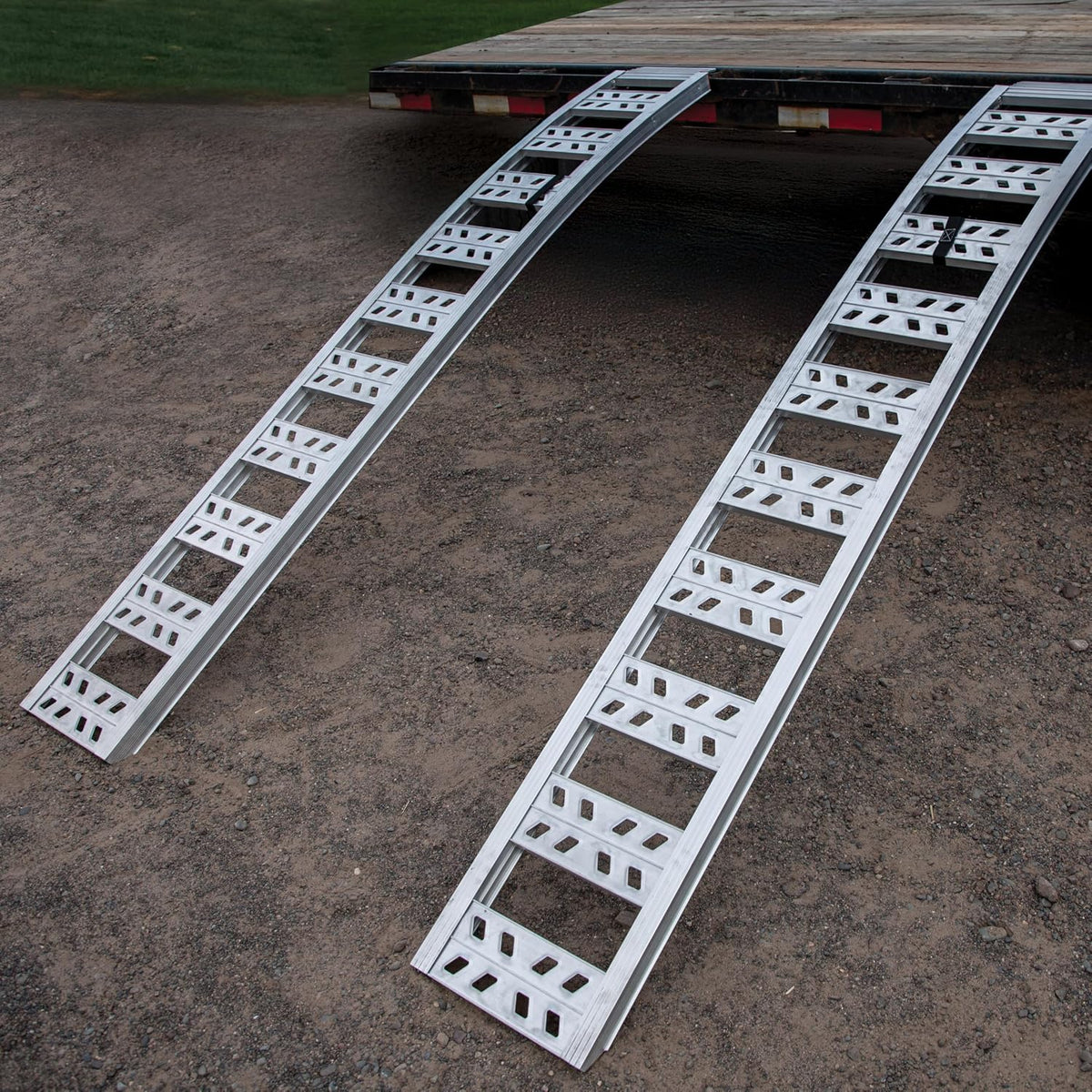 YutraxÂ® 90â Heavy-Duty Arched Ramps, High-Strength Extruded Aluminum, 3000 lb. Load Capacity, Arched Design, ATV/UTV/Golf Cart/Riding Lawn Mower Loading, Pair, YR501