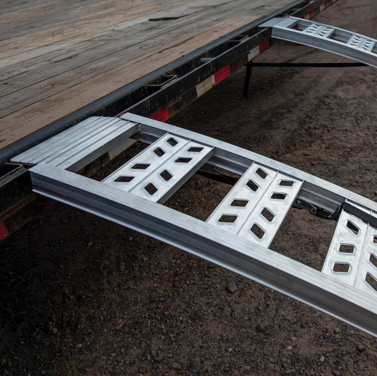 YutraxÂ® 90â Heavy-Duty Arched Ramps, High-Strength Extruded Aluminum, 3000 lb. Load Capacity, Arched Design, ATV/UTV/Golf Cart/Riding Lawn Mower Loading, Pair, YR501