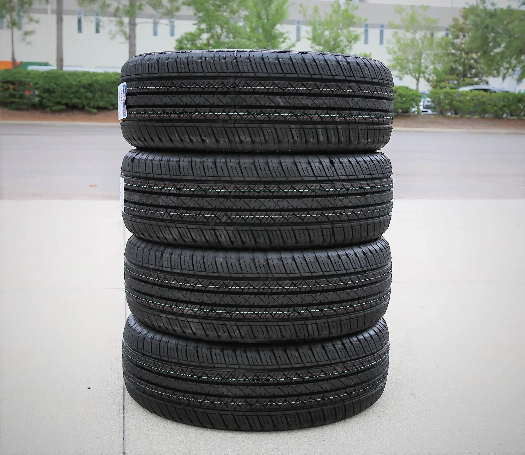 Maxtrek Sierra S6 235/45R20 100W A/S High Performance Tire Fits: 2010-15 Mercedes-Benz GLK350 4Matic, 2020-23 Mercedes-Benz GLA250 4Matic