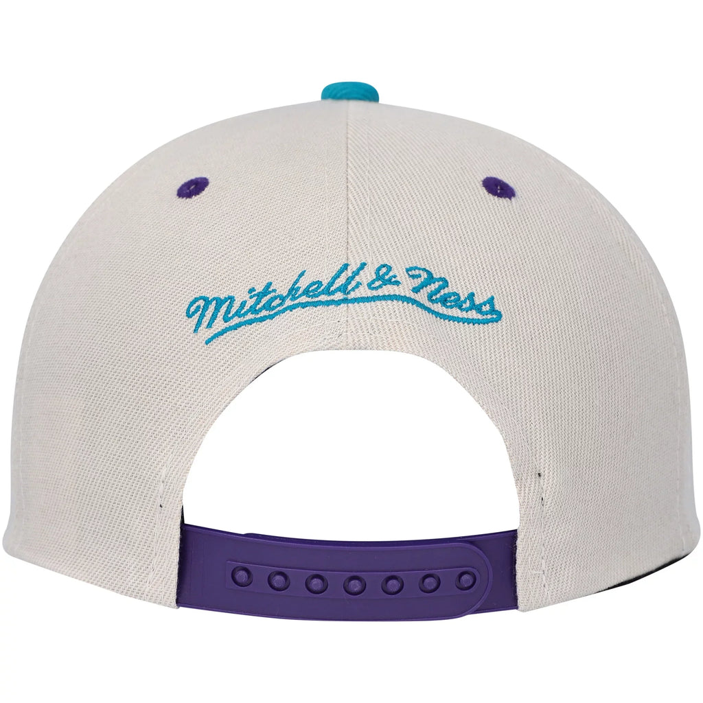 Men's Mitchell & Ness Cream Charlotte Hornets Hardwood Classics Pop Snapback Hat - OSFA